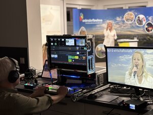 Bild vergr&ouml;&szlig;ern: Einwohnerversammlung Bild 1