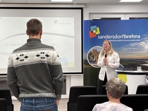 Bild vergr&ouml;&szlig;ern: Einwohnerversammlung Bild 3