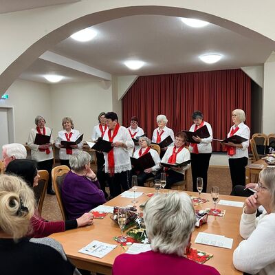 Bild vergr&ouml;&szlig;ern: Stimmungsvolle Weihnachtsfier 2025 in Heideloh