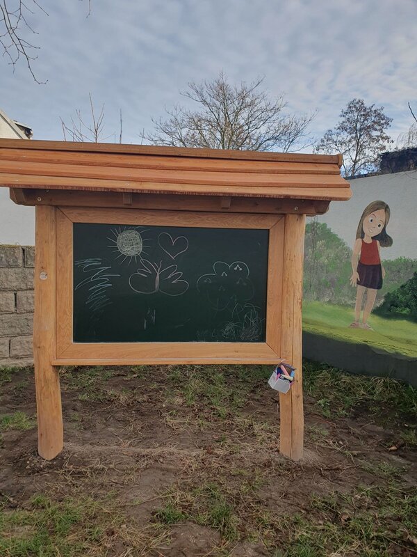 Maltafel in Ramsin installiert im M&auml;rz 2026