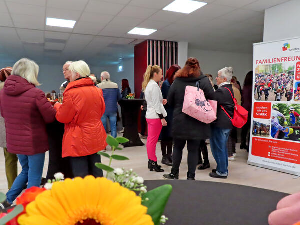 Kleine Gesprächsrunde zur Eröffnung des Mehrgenerationentreffs MGT in Sandersdorf-Brehna