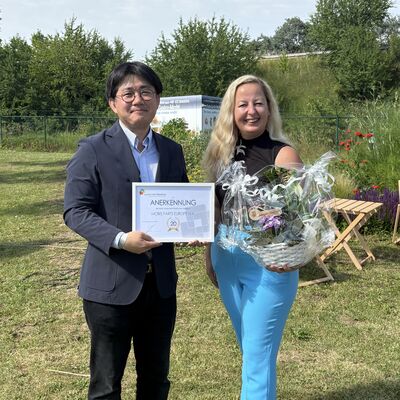 B&uuml;rgermeisterin Steffi Syska mit Pr&auml;sident Jung Hwan Sung.