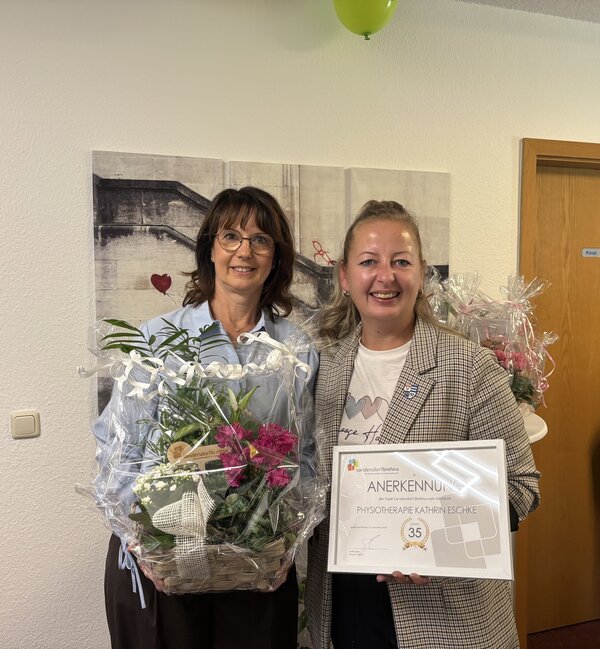 B&uuml;rgermeisterin Steffi Syska mit Kathrin Eschke.